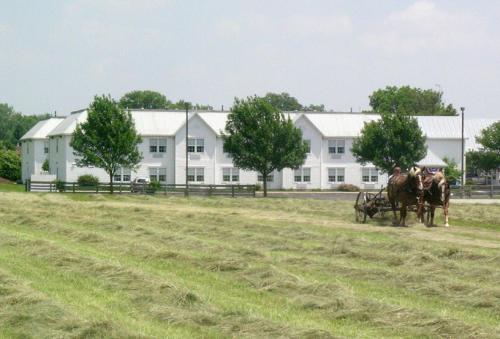 Amish Inn