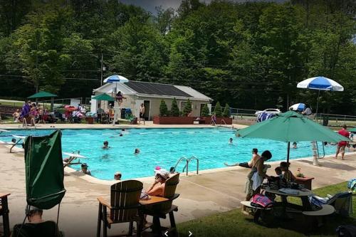 New! Lake & Beachfront Getaway in Poconos!