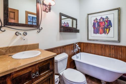Beautiful Beaver Creek Mountain Villa. 5br/6ba w. Private Hot Tub! in Beaver Creek, USA