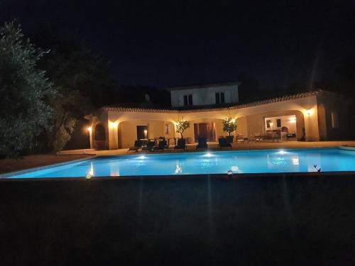 Villa au petit bonheur - Accommodation - Méounes-lès-Montrieux