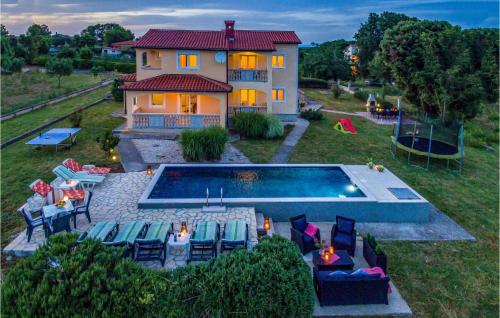 Stunning Home In Valtura With House Sea View