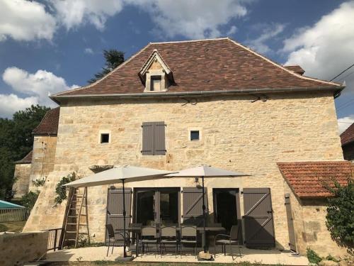 La Maison de LAZ , maison de caractère entièrement rénovée 2022 (La Maison de LAZ , maison de caractere entierement renovee 2022) in Saint-Pierre-Toirac