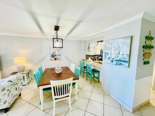 Unit 510 - West Sunset View Platinum Unit Bonus Electric Fireplace! - image 7