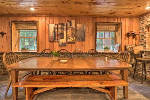 Spacious Escape with Deck and Ponds Near Skiing! in Palmerton, USA