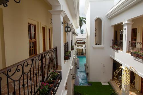 382212733 GRAN HOTEL VICTORIA
