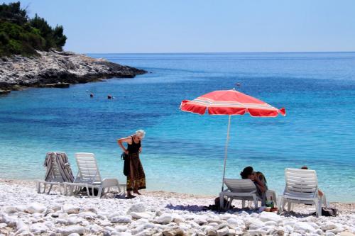 Apartments with a parking space Hvar - 5701 - image 3
