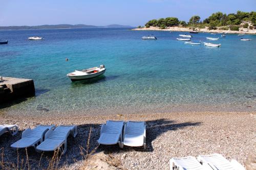 Apartments with a parking space Hvar - 5719 - image 4