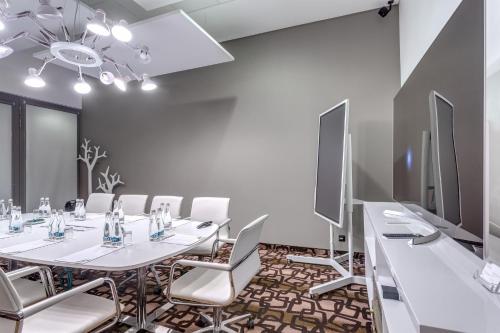 382226407 Holiday Inn Resort Warsaw Józefów by IHG