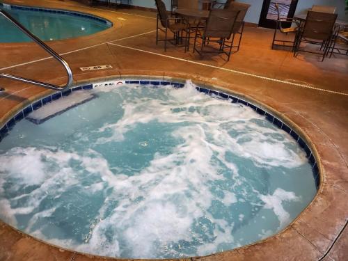 Holiday Inn Express & Suites Donegal, Donegal (PA) | 2023 Updated Prices,  Deals