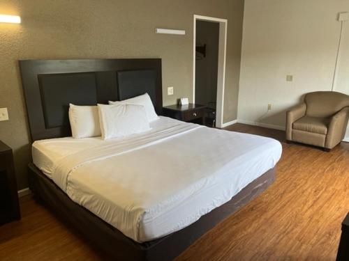 Posh Inn & Suites