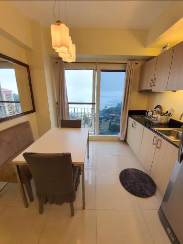 Breezy Nest Staycation at Wind Residences Tagaytay - 주방