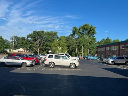 Posh Inn & Suites