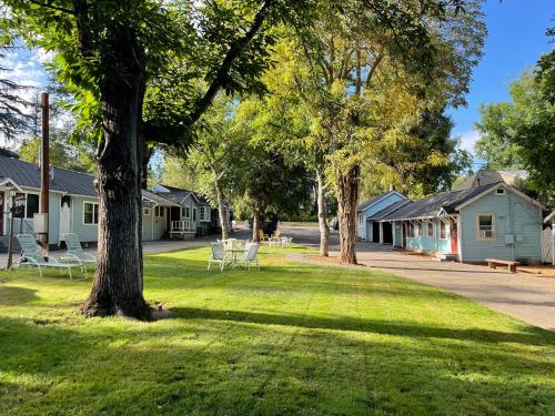 Piety Hill Cottages - 정원