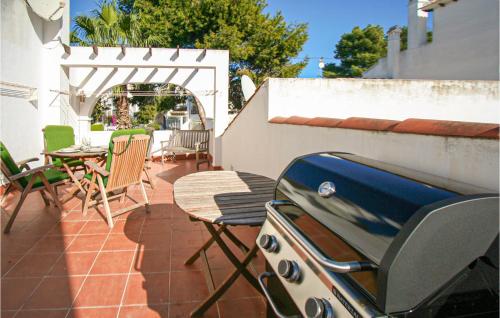 Nice home in Torrevieja w/ Outdoor swimming pool WiFi and Outdoor swimming pool - image 8