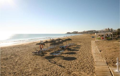 Nice home in Torrevieja w/ Outdoor swimming pool WiFi and Outdoor swimming pool - image 13