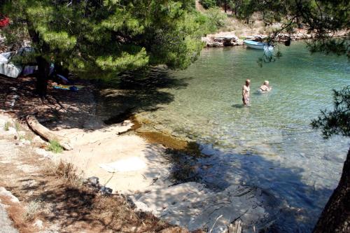  Apartments by the sea Vrboska (Hvar) - 13551 in Vrboska