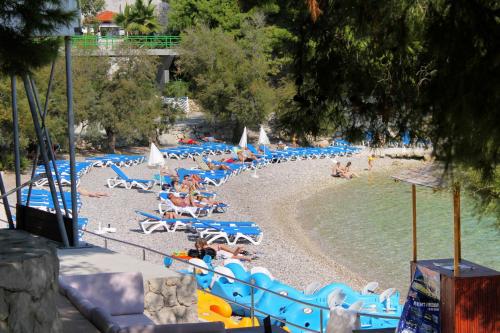 Apartments with a parking space Hvar - 15460 - image 9