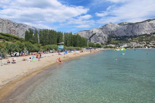  Apartments with a parking space Duce, Omis - 2801 in Omiš