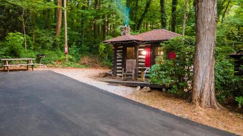 Log Cabin Motor Court - main image
