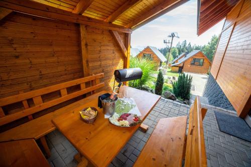 3 bedrooms, 6 beds
