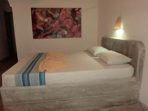 Triple Room with Balcony image 2