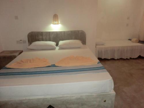 Triple Room with Balcony image 1