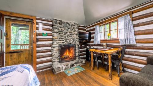 Log Cabin Motor Court Log Cabin Motor Court