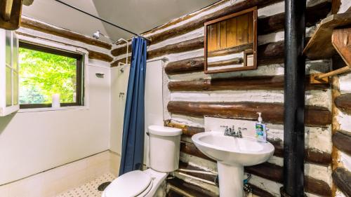 Log Cabin Motor Court Log Cabin Motor Court