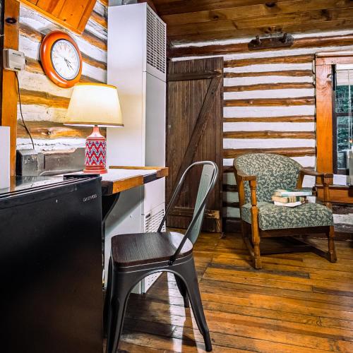 Log Cabin Motor Court Log Cabin Motor Court