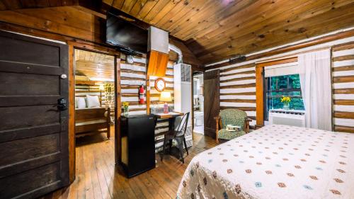 Log Cabin Motor Court Log Cabin Motor Court