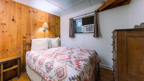 Log Cabin Motor Court Log Cabin Motor Court