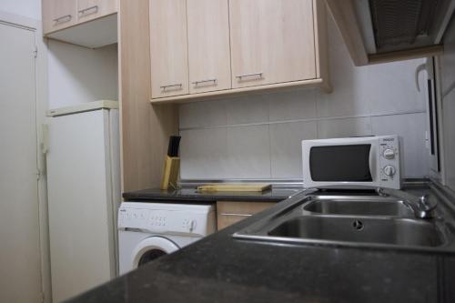 Konyha, Monrooms Barcelona Apartments near Gaudí Ház-Múzeum