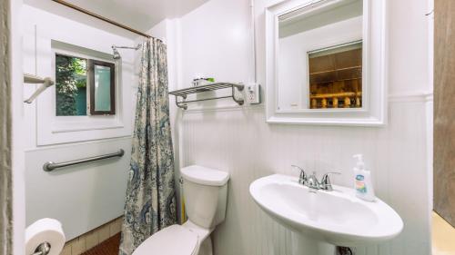 Log Cabin Motor Court Log Cabin Motor Court