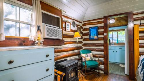 Log Cabin Motor Court Log Cabin Motor Court