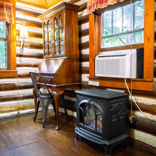 Log Cabin Motor Court Log Cabin Motor Court