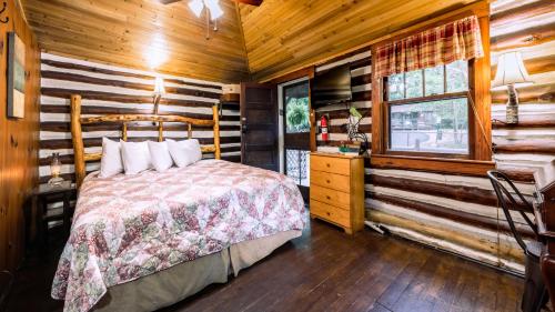 Log Cabin Motor Court Log Cabin Motor Court