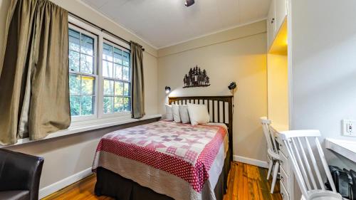 Log Cabin Motor Court Log Cabin Motor Court