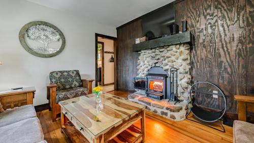 Log Cabin Motor Court Log Cabin Motor Court