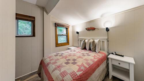 Log Cabin Motor Court Log Cabin Motor Court