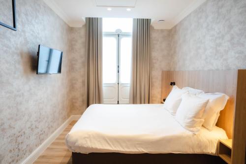 Standard Double Room image 2