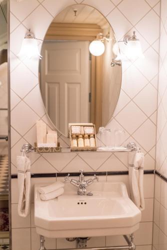 Dalen Hotel - image 2