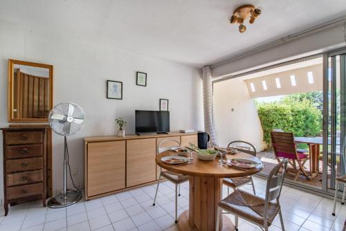 Two-Bedroom Apartment image 4