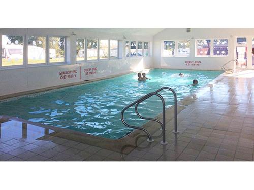 HV66 - FREE WIFI-3 Bedrooms Indoor Pool Loch Views Fishing Golf Riding Shooting Water Sports 15 Mins Drive To Beaches PASSES NOT INCLUDED Most Activities Will Not Be Available Out Of Season Please Check Before Booking, Newton Stewart (Foto 5)