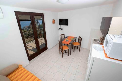 Apartments and rooms by the sea Zavala, Hvar - 8784