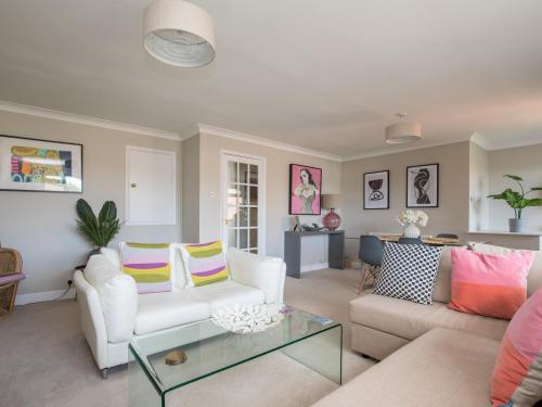 Pass the Keys Stylish 2 Bedroom Flat Apartment with Free Parking in Windsor, Windsor (fotografie 10)