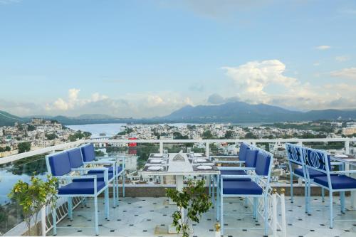 Hotel Darbargarh - Best Lake View Hotel in Udaipur with pool