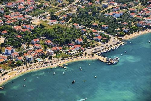  Apartments with a parking space Vrsi - Mulo, Zadar - 17753 in Vrsi