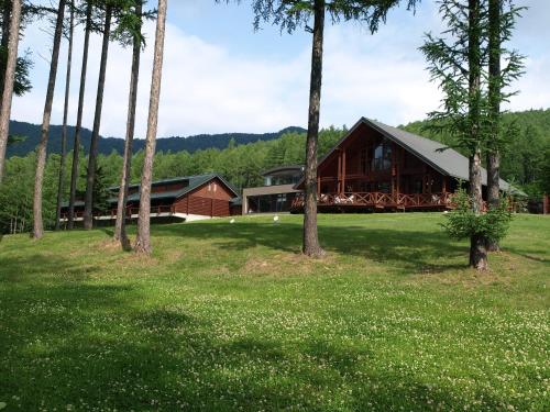 Log Hotel Larch Lake Kanayama - Accommodation - Minamifurano