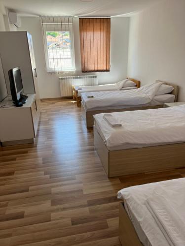 Apartmani Nikolić (Apartmani Nikolic) in Karakaj