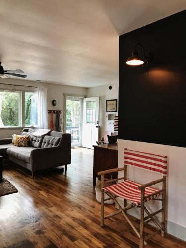 Cottage by the Sea: Pagnotto Shellback House, Остров Оук (фото 3)